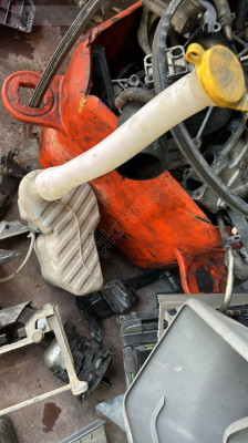 RENAULT MASTER 4 ÇIKMA ORJİNAL CAM SUYU DEPOSU