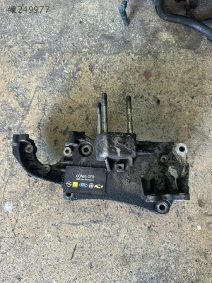 FİAT LİNEA 1.3 EURO4 MOTOR KULAĞI ORJİNAL 55187310