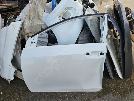TOYOTA COROLLA 2013-2018 SOL ÖN KAPI ORJİNAL ÇIKMA PARÇA