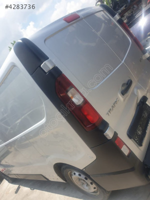 renault trafic 3 2017 kesme tavan arka (boş) (son fiyat)