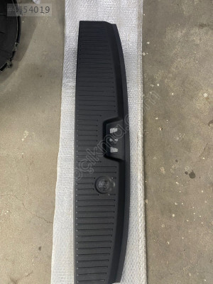 FORD COURİER ÇIKMA ORJİNAL ARKA PANEL ÜST PLASTİĞİ