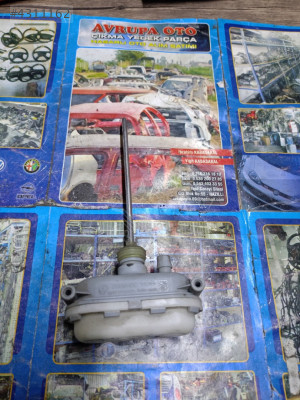 Volkswagen Polo 96/02 yakıt depo kilit motoru