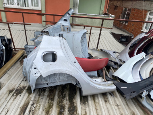 renault clio üç çıkma sağ arka çamurluk