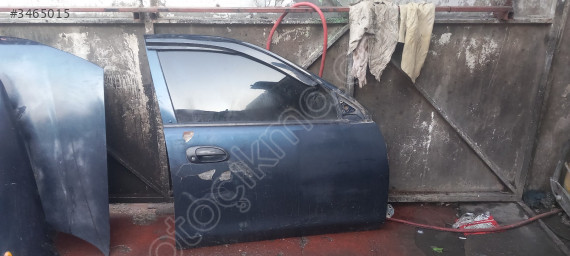 Çıkma mazda familia sağ ön kapı