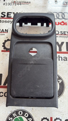 5N0863289 vw tiguan 2015 arka havalandırma çerçevesi