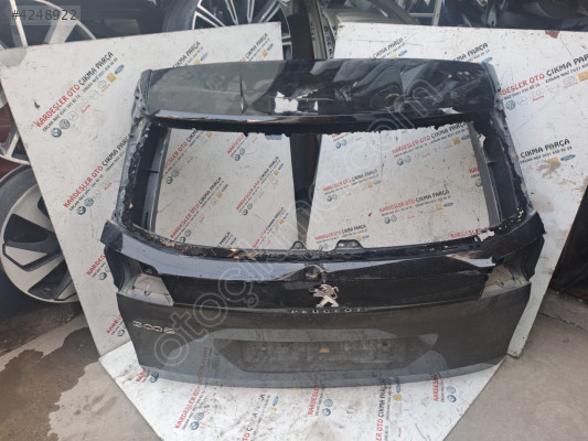 Peugeot 3008 arka bagaj kapağı (az hasarlı)