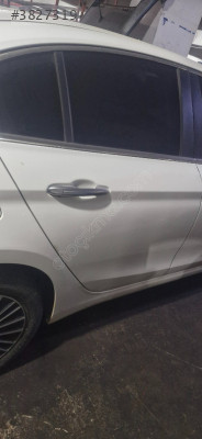 Fiat Egea Sağ Arka Kapı Çıkma Orjinal