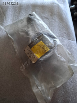Renault megan F3R F9Q motor arka kulak orjinal sıfır 7700849715