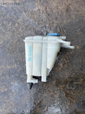 2009 AUDI A4 YEDEK SU DEPOSU