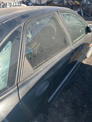 Laguna 1 sağ arka kapı