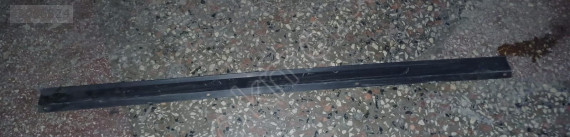 Volvo XC70 /XC60 / V70 / S80 ön tampon alt orta spoiler