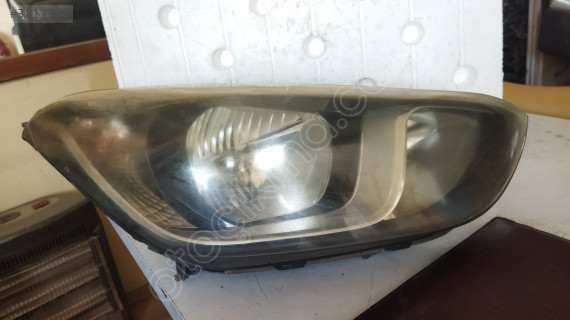HYUNDAİ İ20 SAĞ FAR
