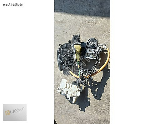 BMW 5 KASA G30 VAKUMLU KAPI KİLİDİ SOL ÖN