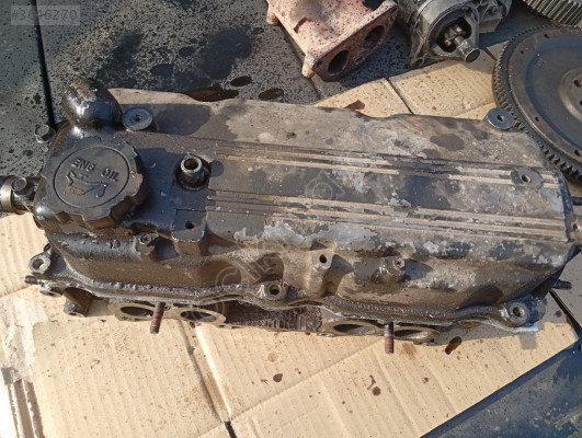 Mazda 626 külbüratör kapağı 1986-1994