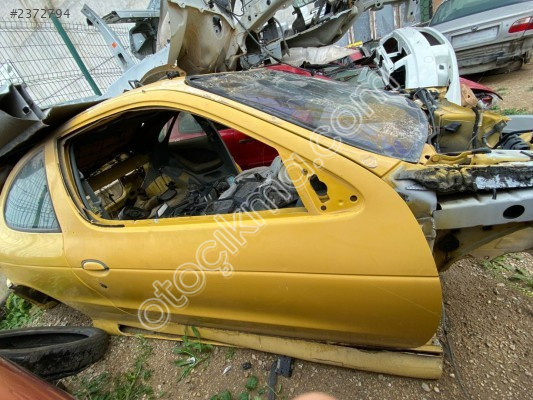 Megane 1 Coupe sağ ön kapı