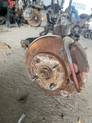 2.0 toyota corona ön sağ sol taşıyıcı+kaliper EMR OTOMATİV