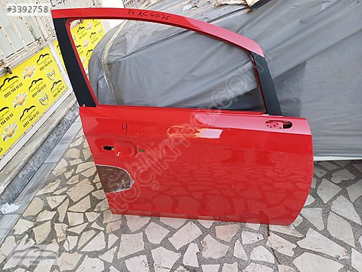 Opel Corsa E çıkma orijinal sağ ön kapı