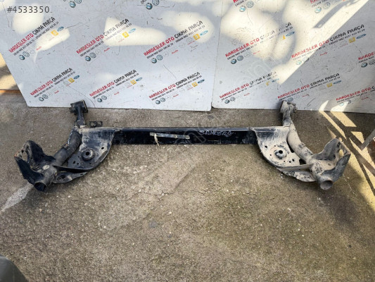 Dacia sandero arka dingil (az kusurlu)