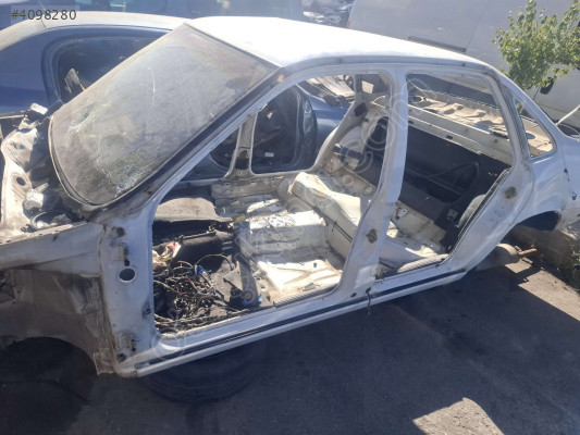 ÖZMEN OPEL VECTRA A SOL YAN MARŞPİYEL SACI ORTA DİREK KOMPLE