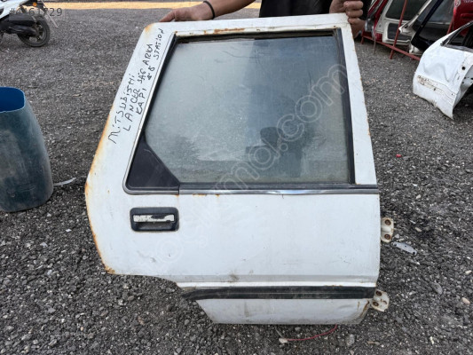 MİTSUBİSHİ LANCER SAĞ ARKA KAPI CAMI STATİONWAGON 1988 MODEL
