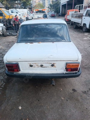 Serçe arka bagaj kapağı