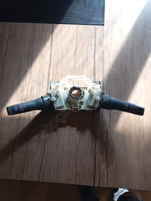 Isuzu D Max silecek kolu Euro 5