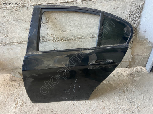 BMW E90 3 SERİSİ ARKA SOL KAPI