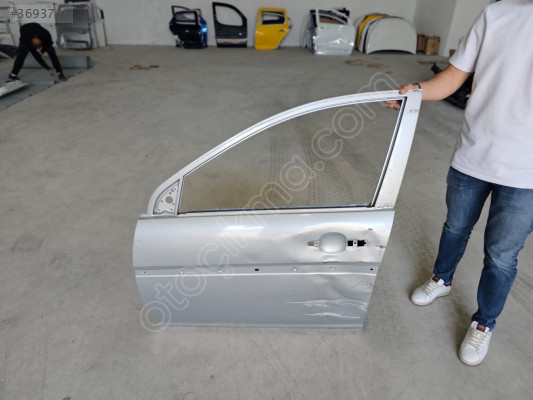 HYUNDAİ ACCENT ERA GRİ SOL ÖN KAPI ORJINAL LOKALLIK