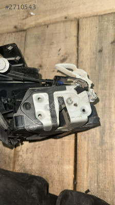 FORD COURİER SAĞ ÖN KAPI KİLİDİ
