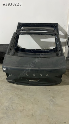 Skoda superb  20 24 UFAK HASARLI ORJİNAL BAGAJ KAPAĞI