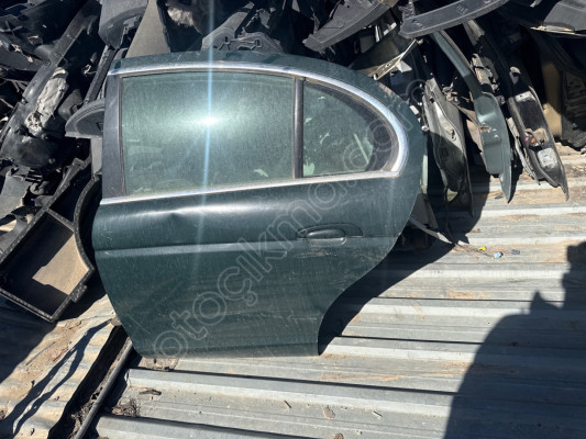 Jaguar Steype sol arka kapı