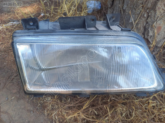 Peugeot  405  Sağ  Ön Far