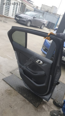 bmw 1 f40 2023 sol arka kapı döşemesi (son fiyat)