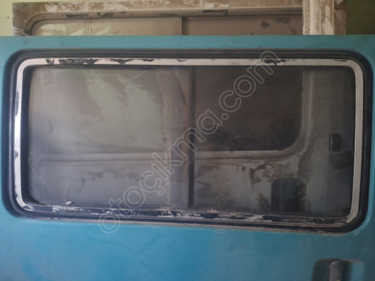Mazda e2200 sürgülü kapı camı