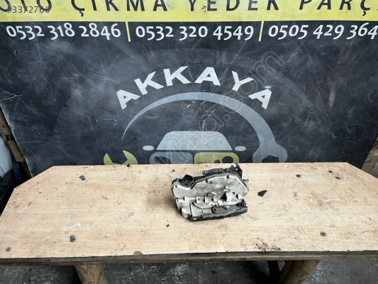5N0839016D Scirocco Sağ Arka Kapı Kilidi Orjinal Çıkma