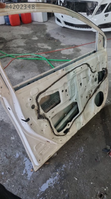 Toyota corolla 2018 model sol on kapi