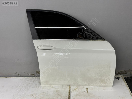 BMW 1 SERİSİ SAĞ ÖN KAPI ORJİNAL HATASIZ