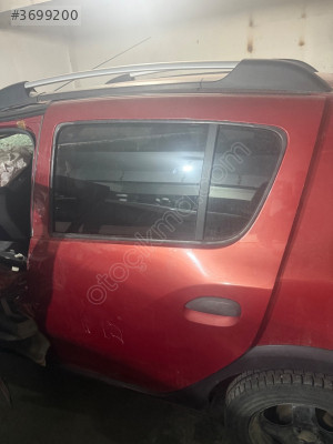 DACİA SANDERO ÇIKMA SOL ARKA KAPI