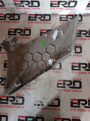 golf 8 2022 arka sol direk kaplaması 5H6867288A