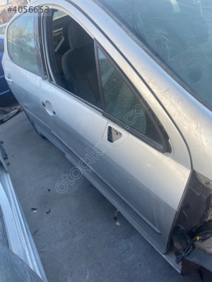 Peugeot 407 sağ ön kapı