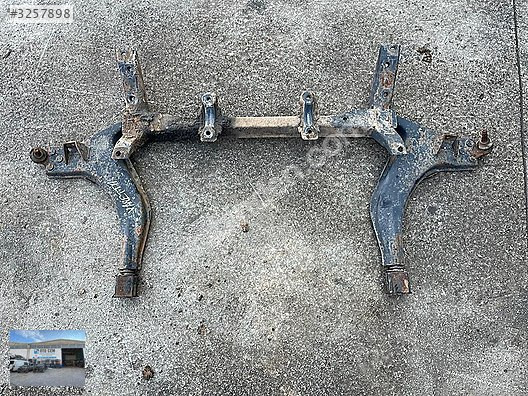 OTO CEMDEN ÇIMA NİSSAN VANETTE MOTOR TRAVERSİ
