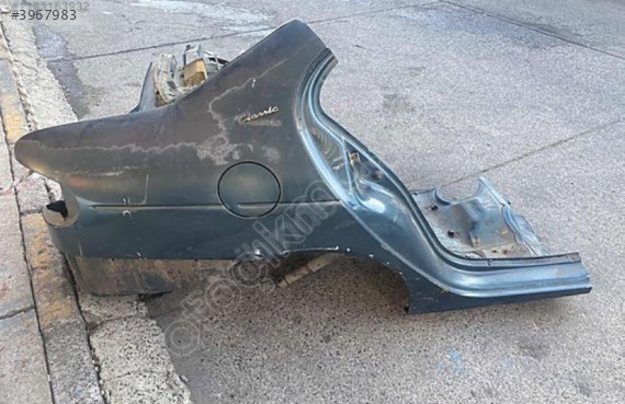 RENAULT MEGAN 1 SAĞ ARKA ÇAMURLUK