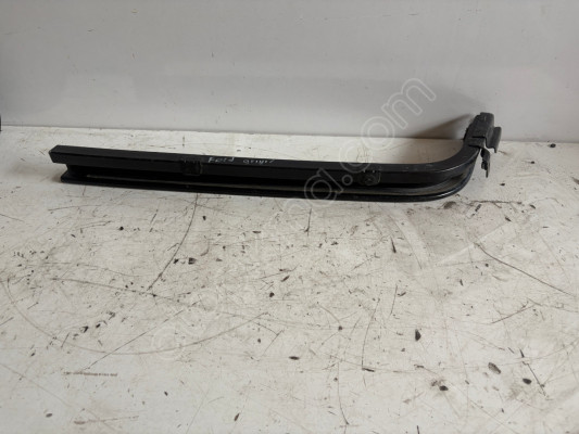 FORD TOURNEO COURİER SAĞ SÜRGÜLÜ KAPI RAY KIZAĞI