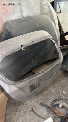 FORD FIESTA ARKA KAPUT