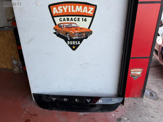 VOLVO V40 BAGAJ BANDI BAKALİTİ KAPLAMASI ORJİNAL