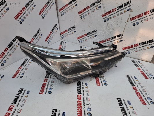 Toyota Corolla Çıkma sağ ön far