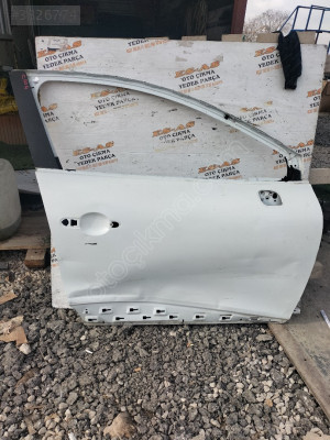 Renault Clio 4 çıkma sağ ön kapı