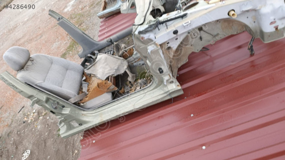 RENAULT MEGANE 1 SAĞ MARŞPİYEL SACI ÇIKMA ORJİNAL