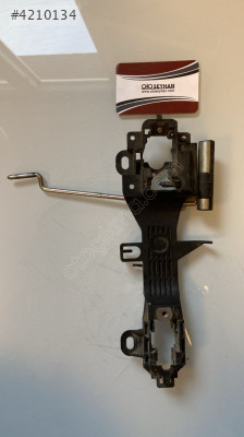 toyota corolla 2015 sağ ön kapı kolu mekanizması braketi