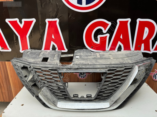 2017-2020 Nissan Qashqai Ön Panjur Çıkma Parçası